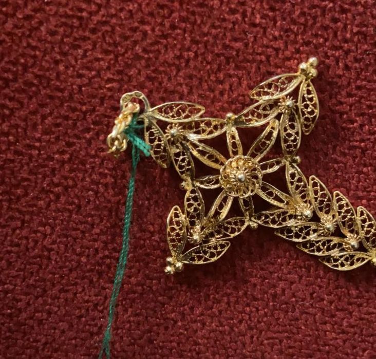 Pendente cruz filigrana prata dourada marcada