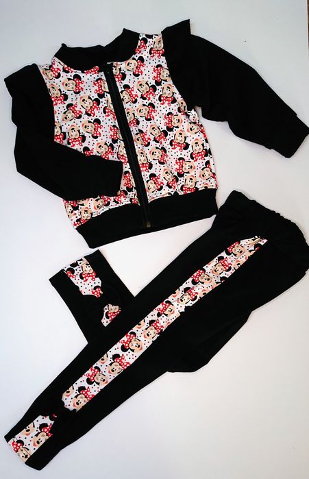 Komplet czarny z falbanami i Minnie. 92/98