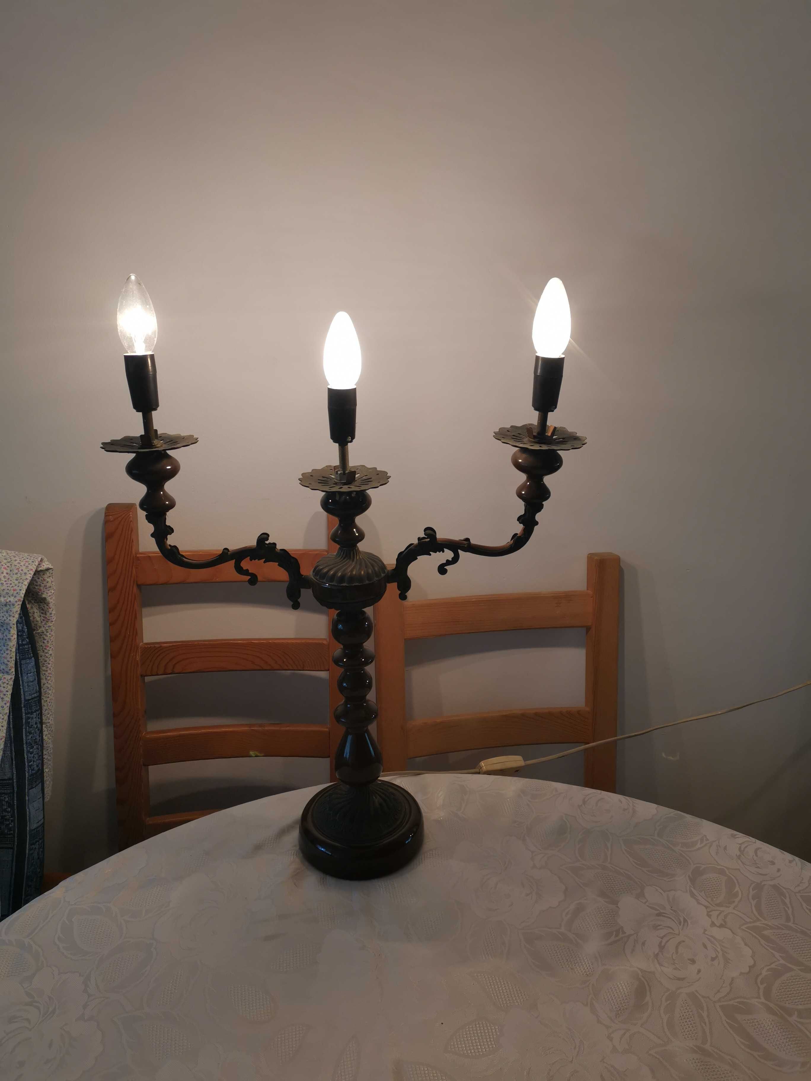 Lampa w postaci świecznika