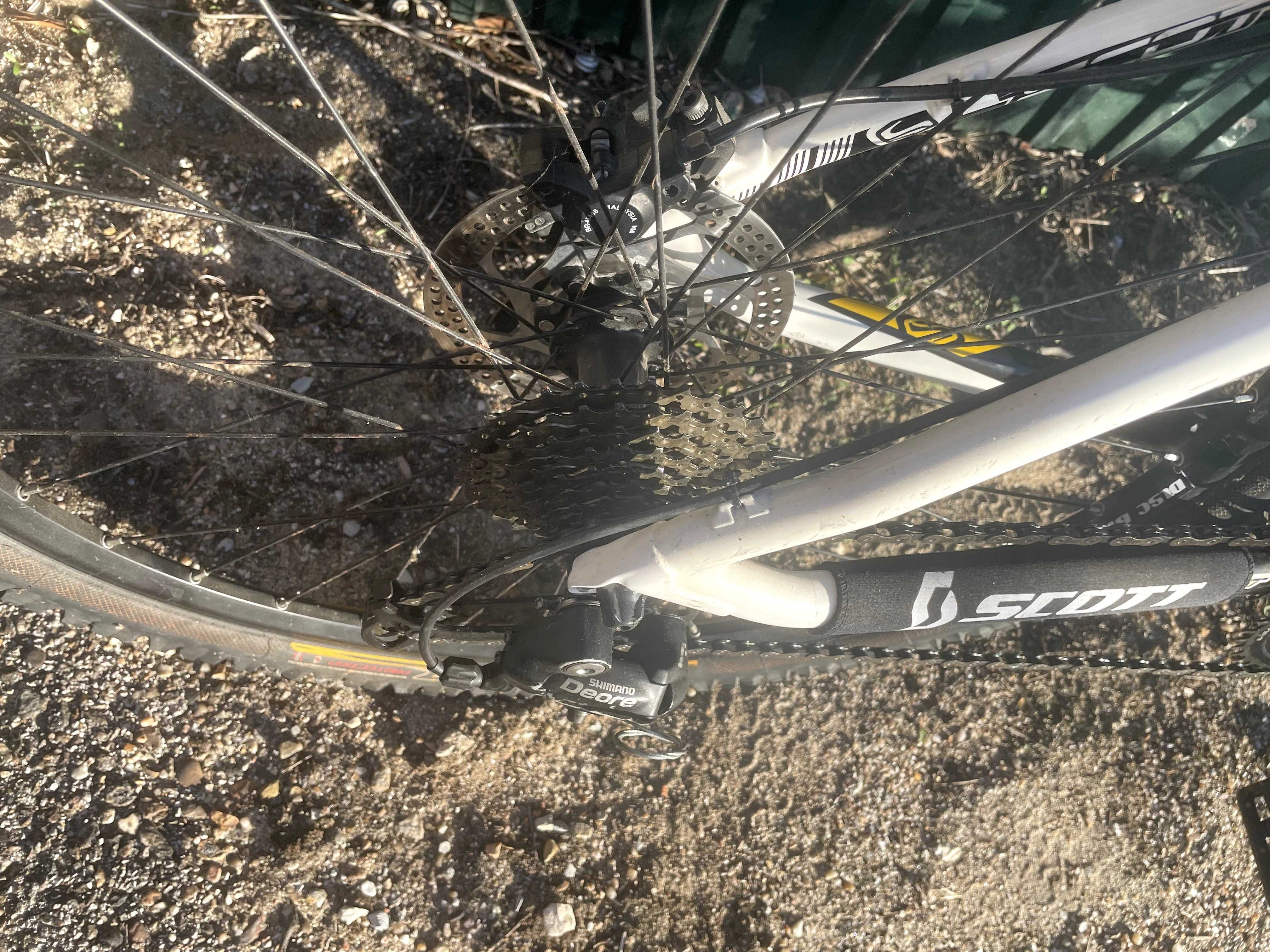 Bicicleta SCOTT SCALE Full carbono