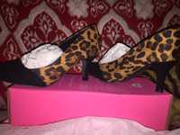 Sapatos Blanco leopardo e preto