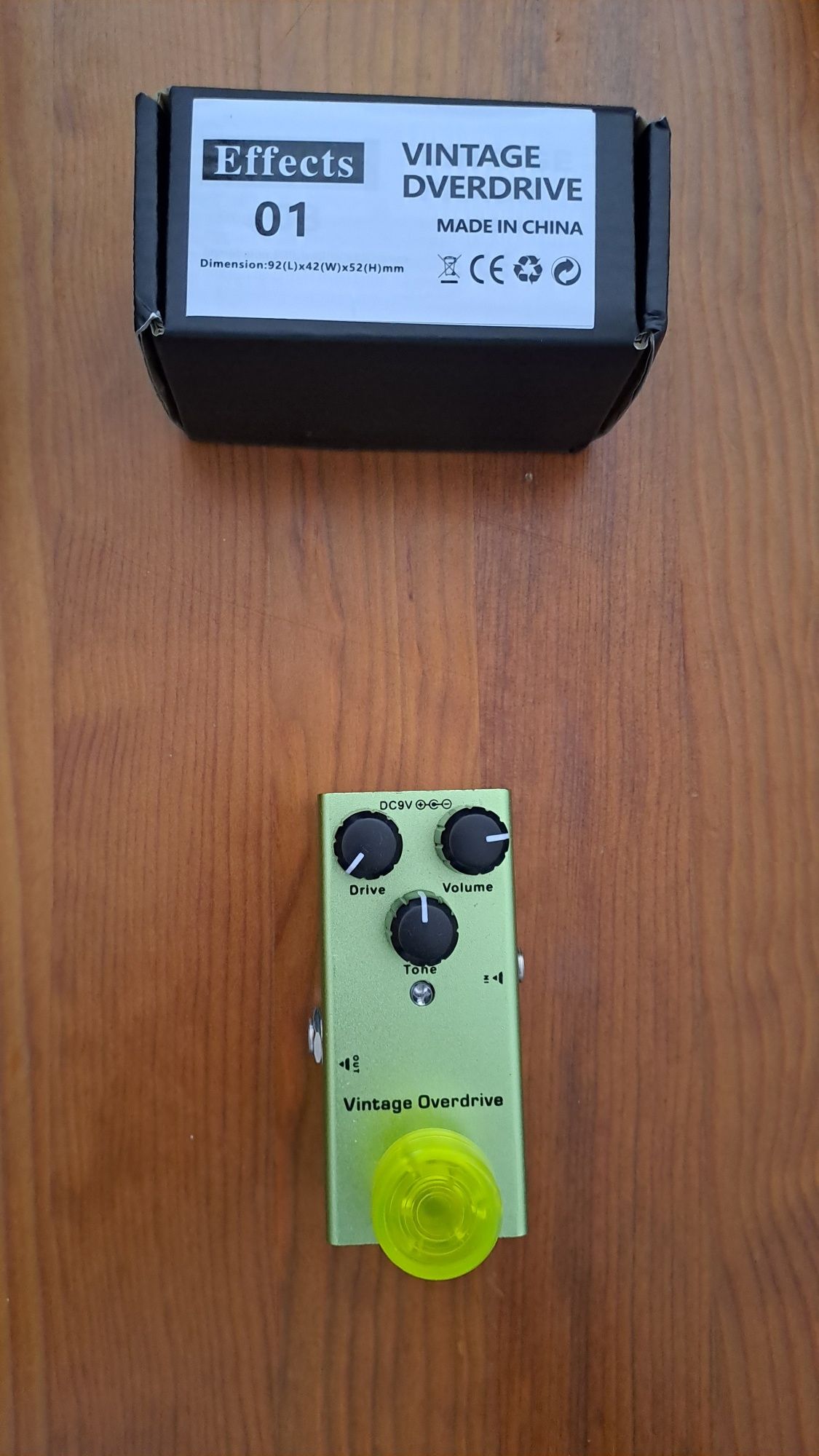 Pedais de guitarra (overdrives, chorus e delay))