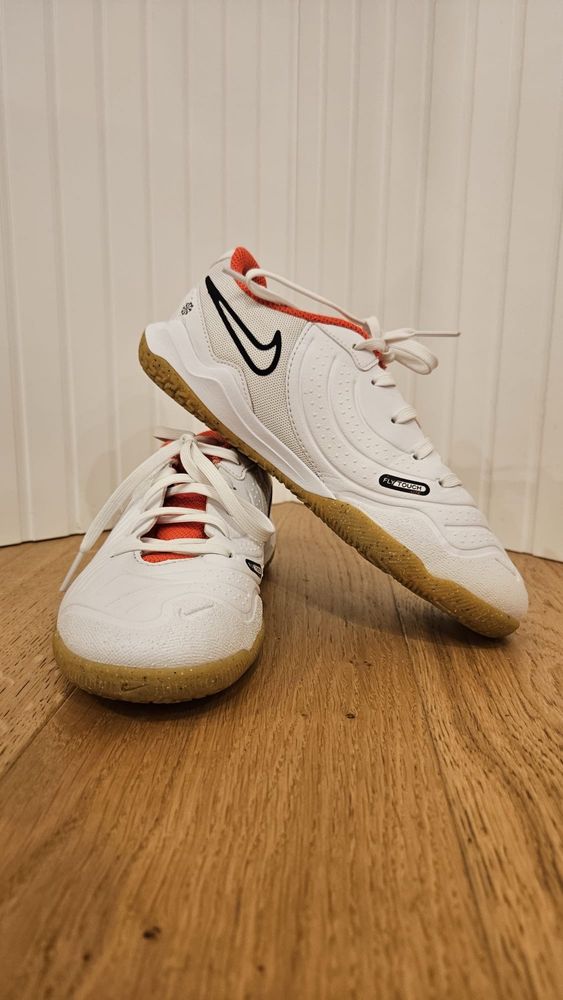 Buty halowe (halówki) NIKE jr legend 10 Academy IC