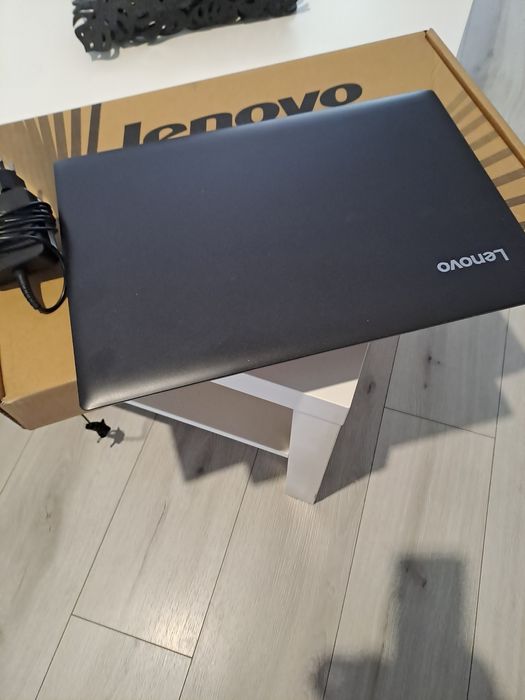 Laptop  12gb dd4 karta mx940 2gb