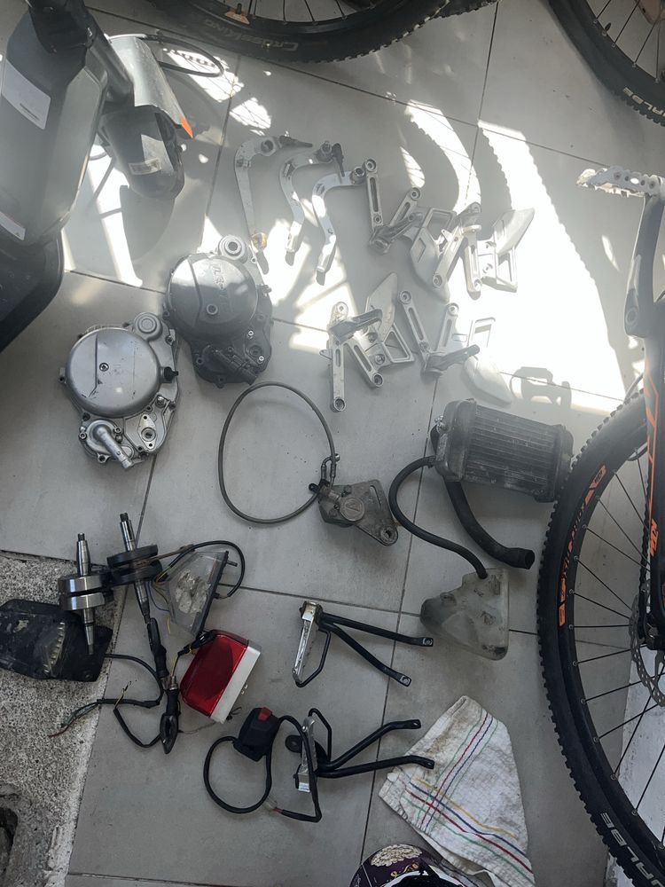 Vendo material de am6 minareli e algim de tzr 125