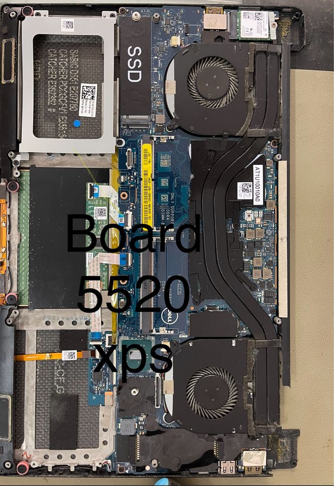 Motherboard Dell 5520 ( i7 7 gen ) bateria a 90%