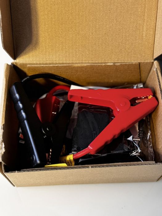 Пусковое устройство,бустер,повер банк Jump Smart Starter Power Bank