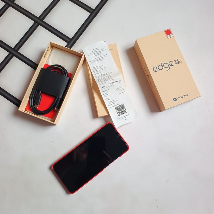 Смартфон motorola edge 50 neo з обсягом пам'яті 8/256ГБ 
Купували  в