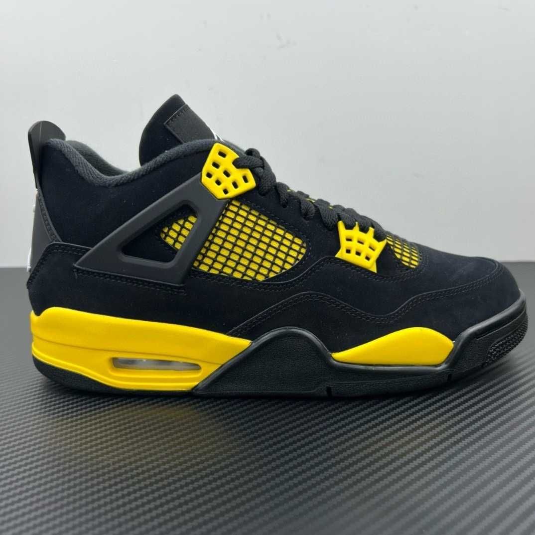 Jordan 4 Rétro Thunder.40