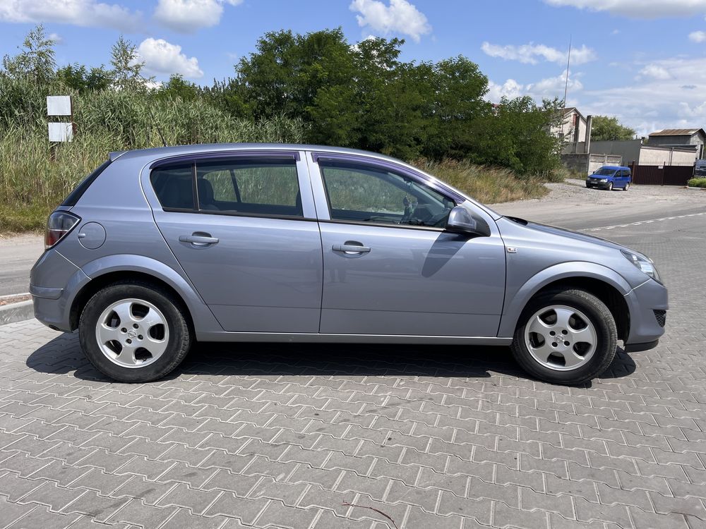 Opel astra h хетчбек