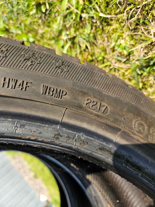Opony zimowe 225/45 r18 / super stan / zima