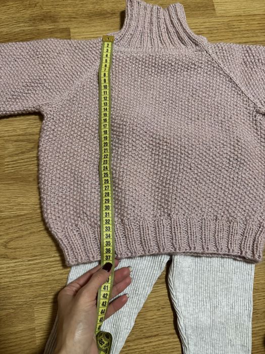 Светри на дівчинку  , 3 роки, вязані , стильні