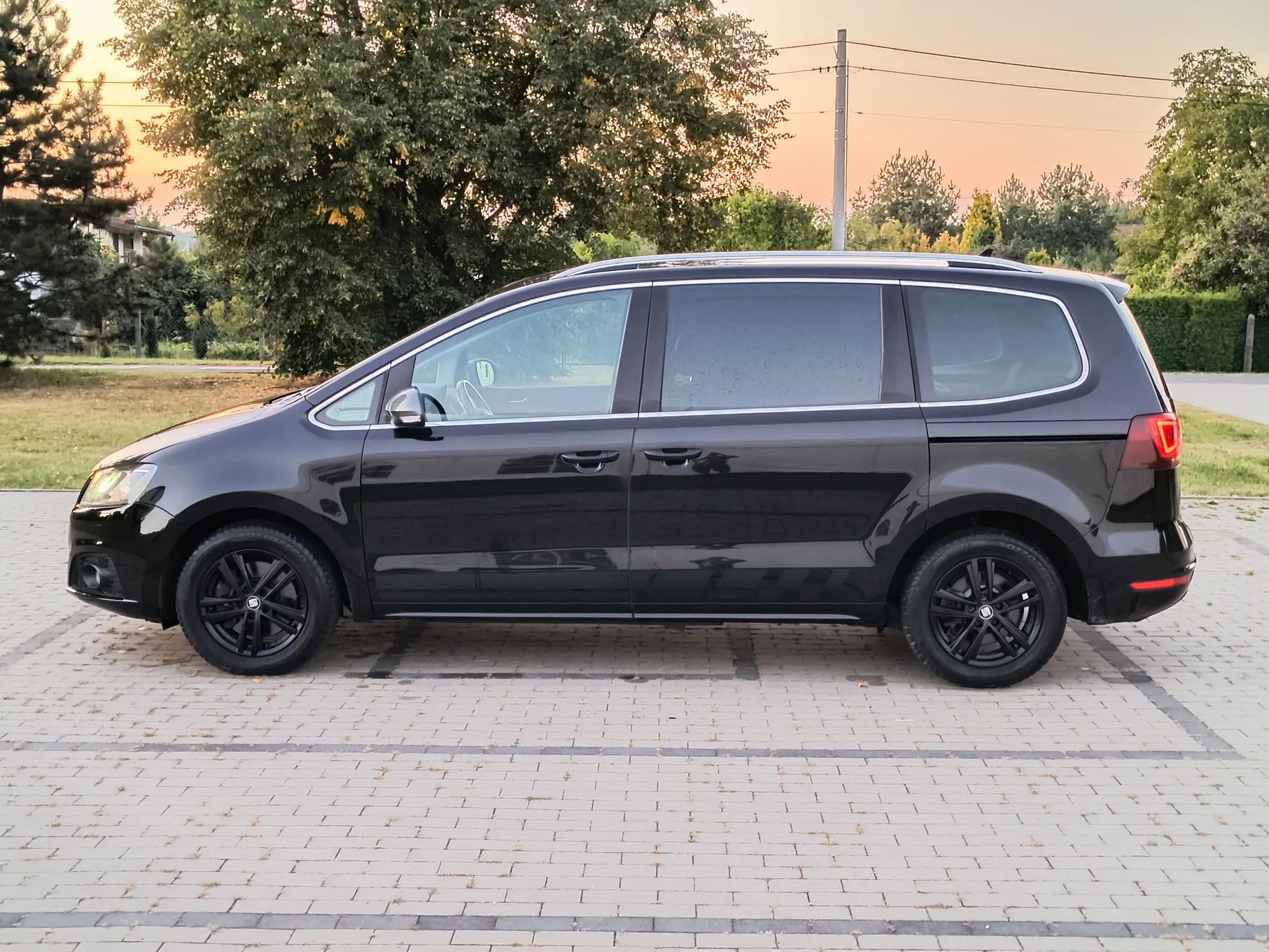 Seat Alhambra FR_AUTOMAT/ŁOPATKI_Xenon/Ledy_SKÓRA/ALCANTARA/G/Fotele_Navi/K/Cofania!