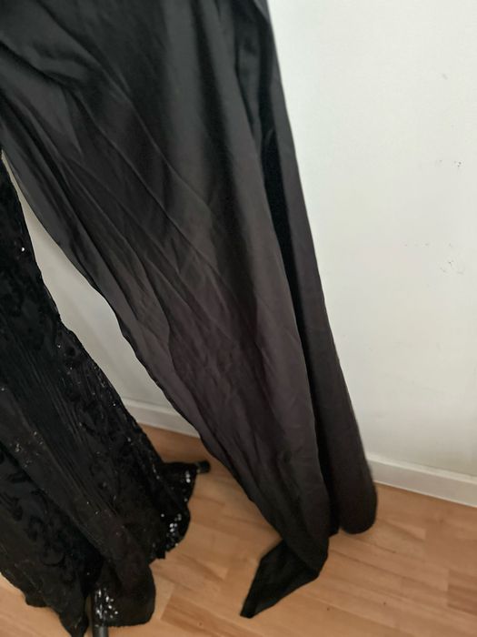 Cekinowa sukienka maxi 48 4 xl 46 3 xl z szarfa czarna długi rękaw