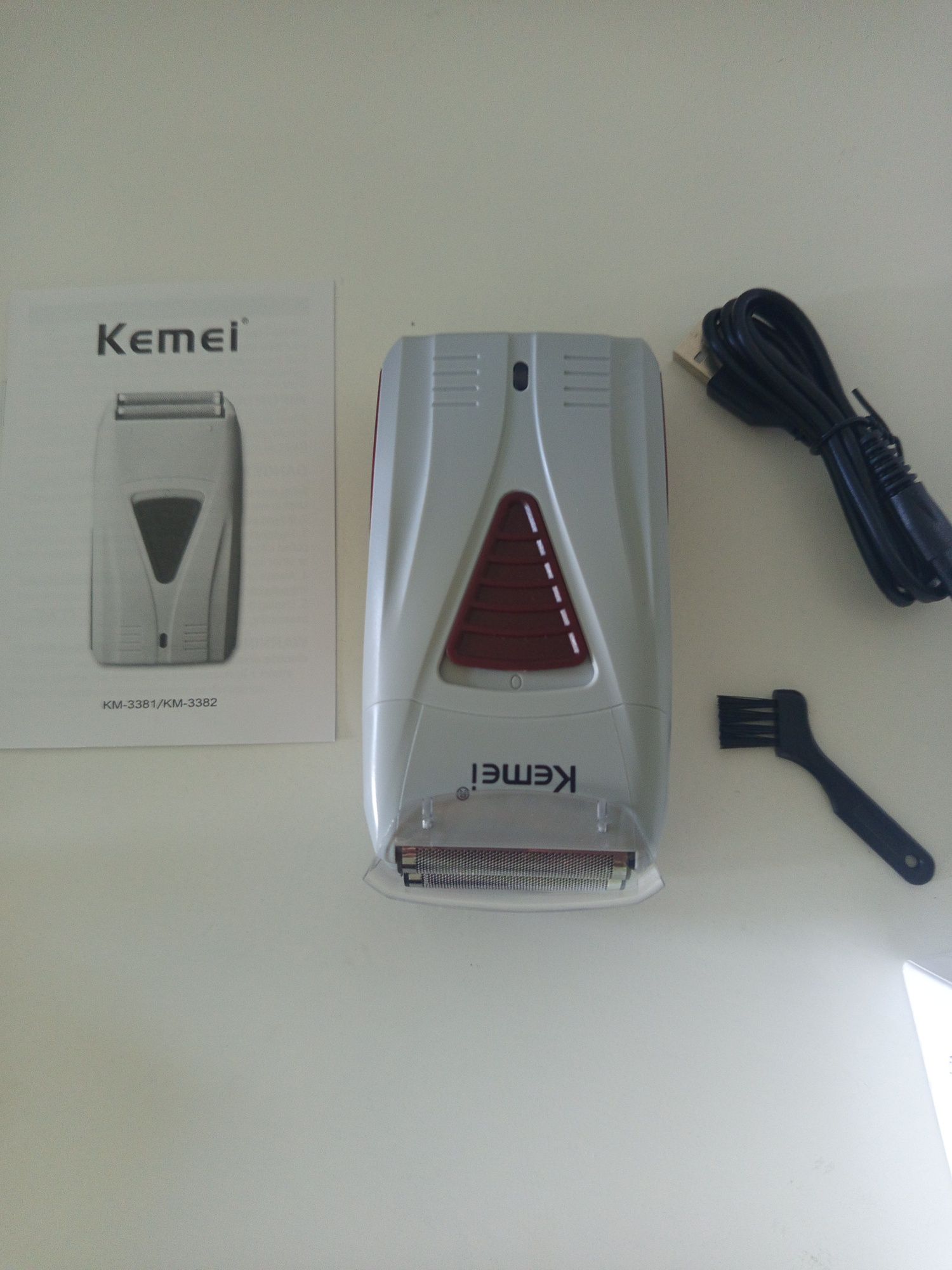 Kemei Golarka elektryczna akumulatorowa do włosów brody dla meżczyzn