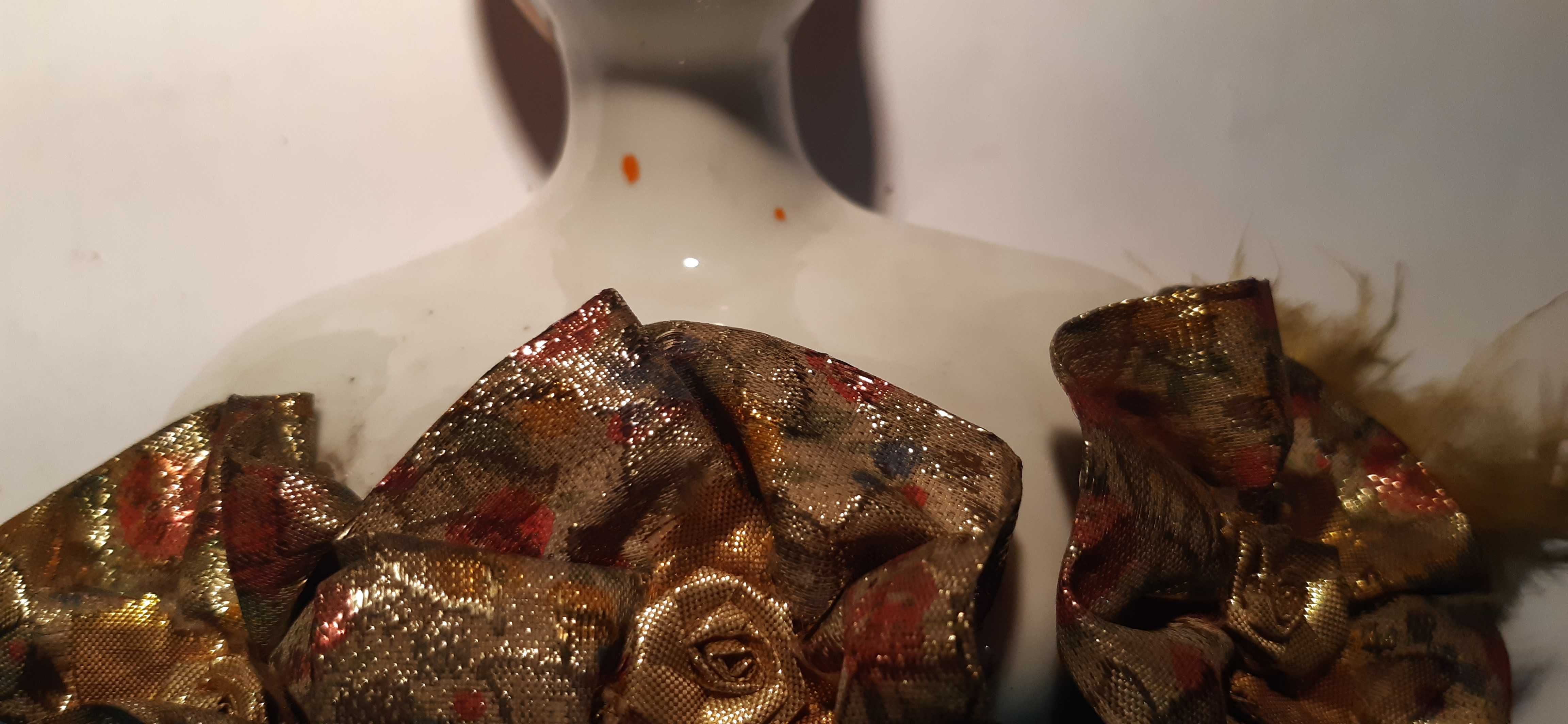 stara figurka arlekin klaun