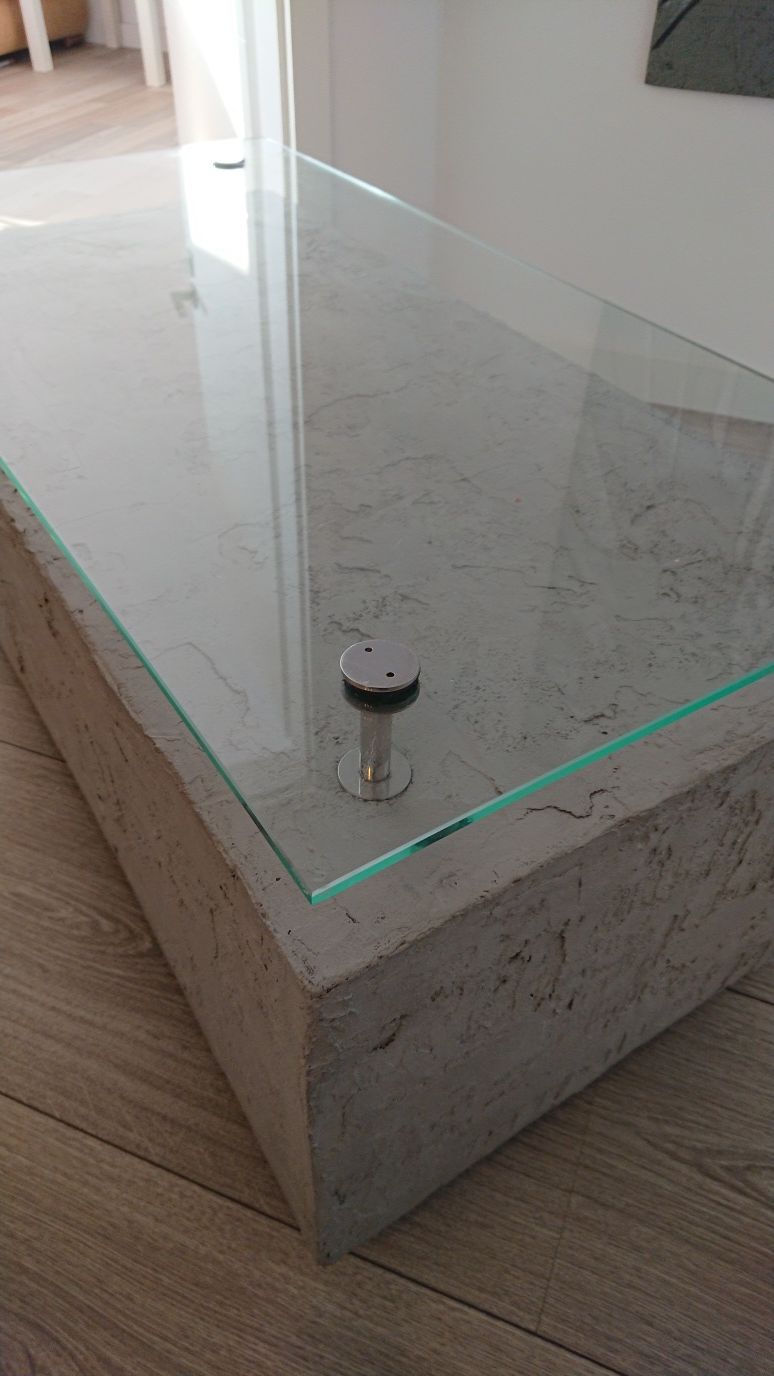 Stolik kawowy betonowy z szyba