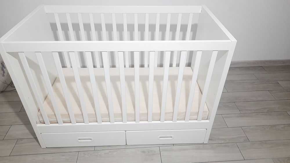 Łóżeczko dziecięce solidnie