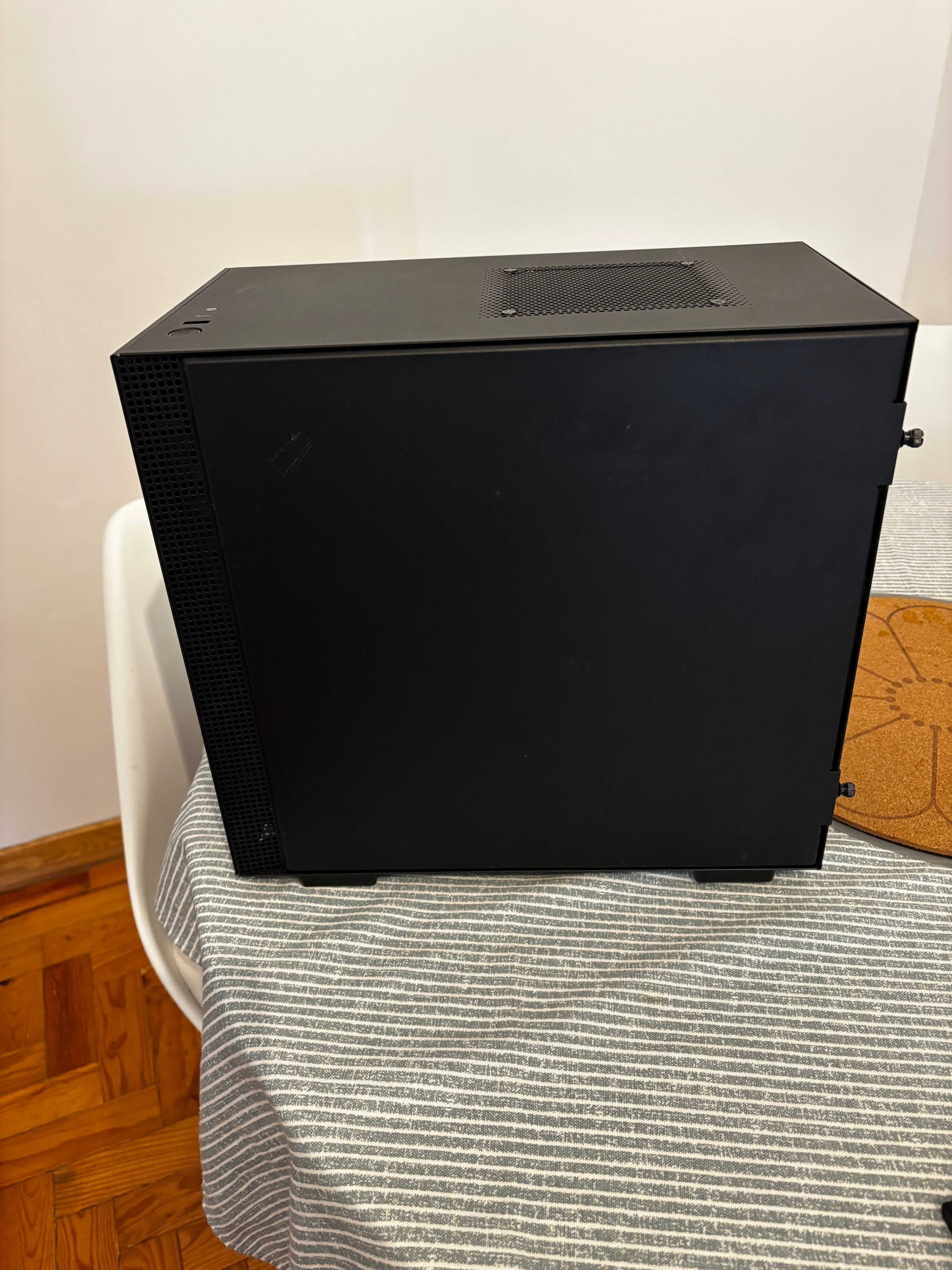 Caixa Mini-ITX NZXT H210