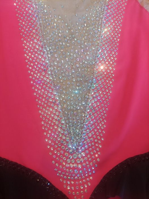 Продам купальник для художньої гімнастики