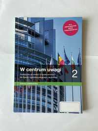 W centrum uwagi 2 - podręcznik do wiedzy o społeczeństwie