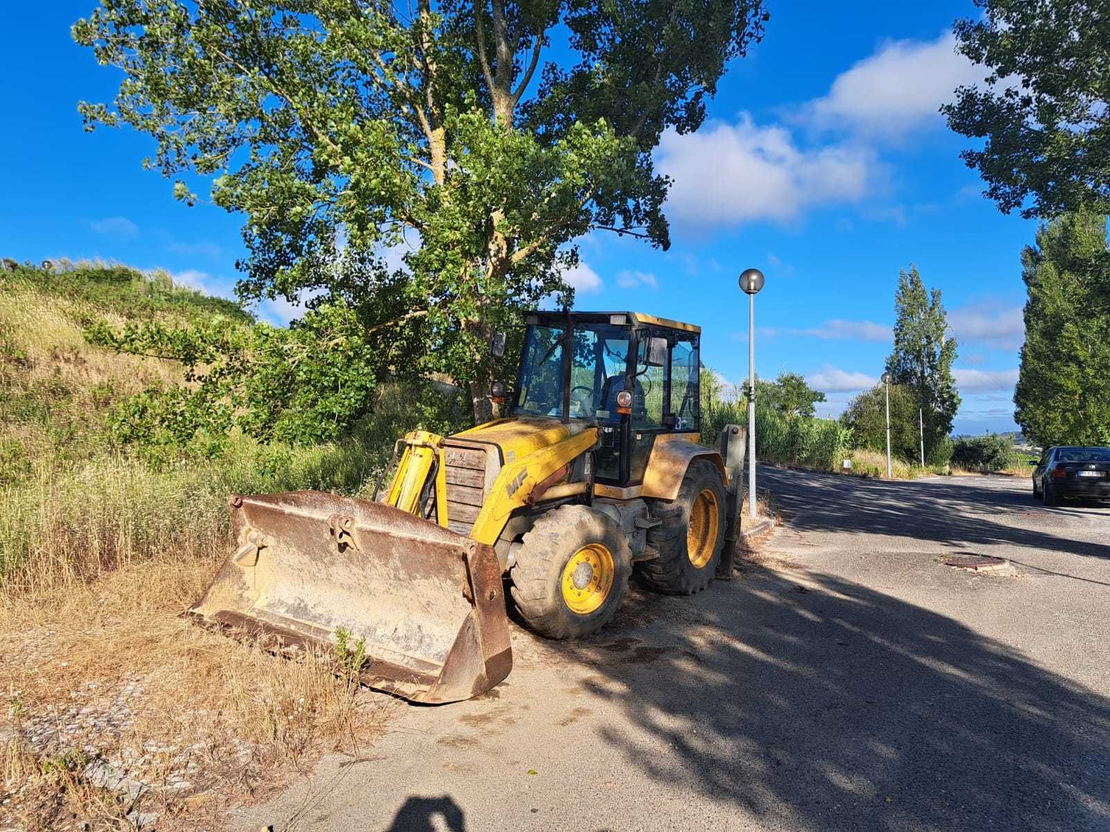 Rectro Escavadora MF 860