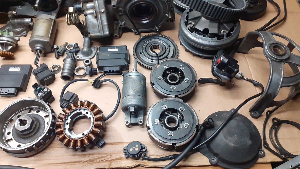 suzuki kingquad 700 750  silnik rama dyfer wariator magneto wal modul