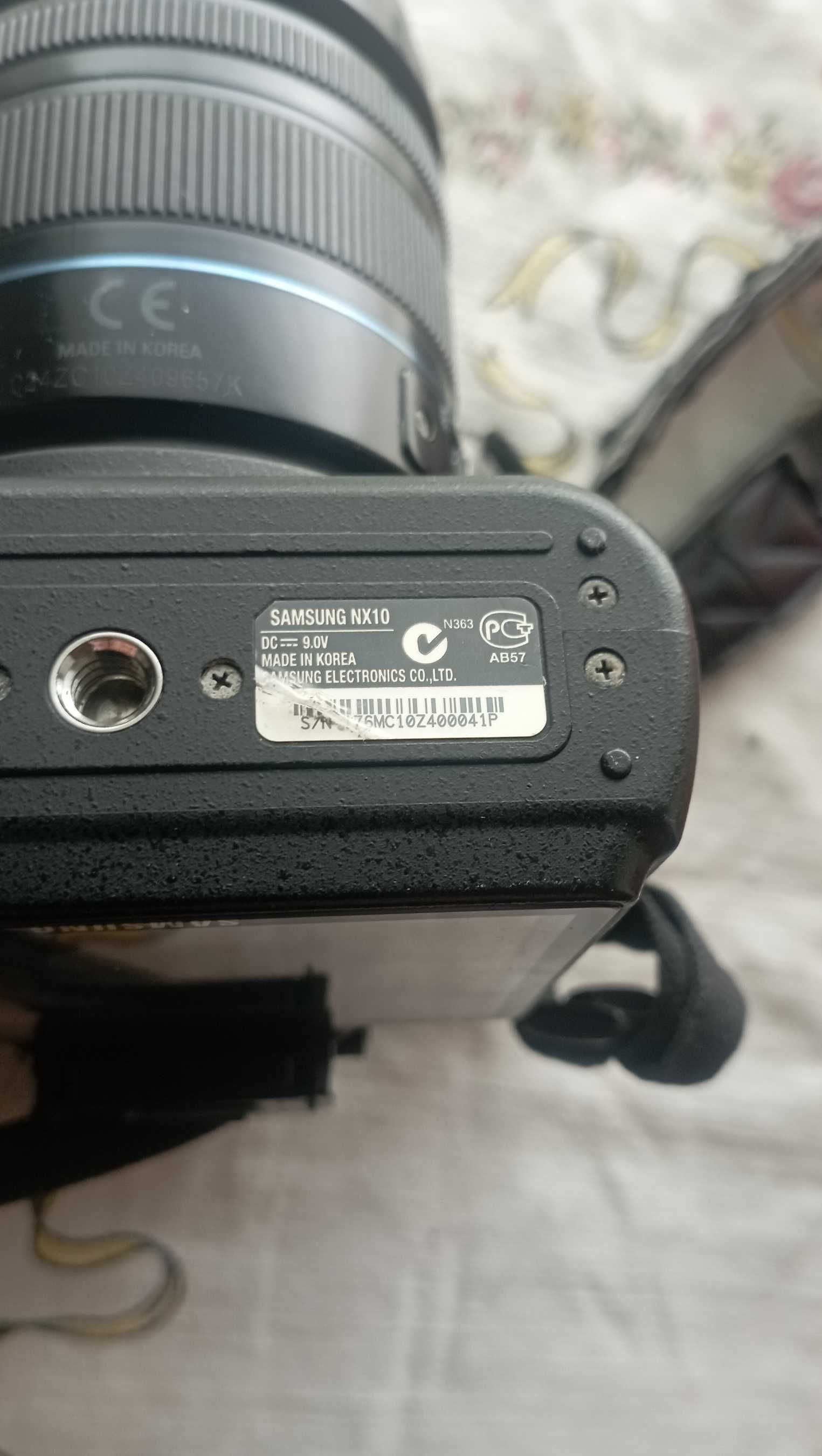 Фотоапарат Samsung NX10