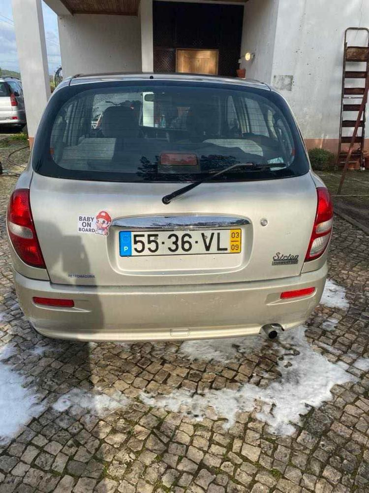 Daihatsu Sirion 1.0 – Econômico
