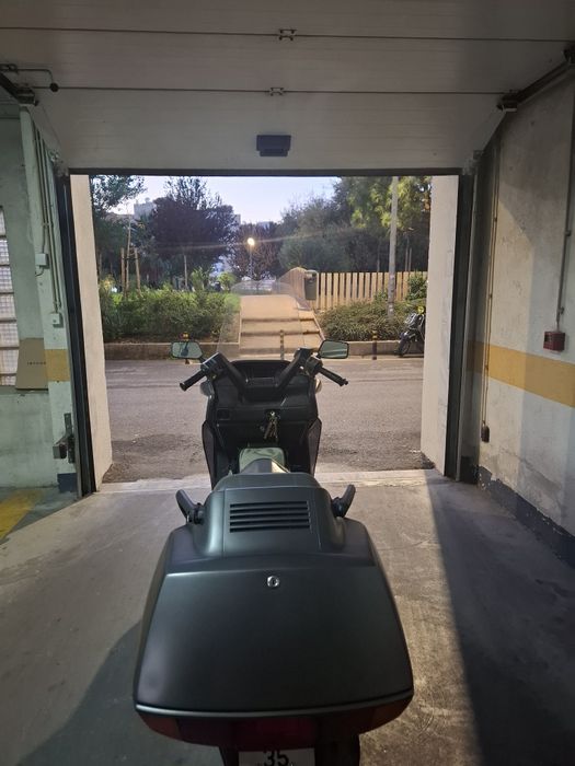 Honda CN 250 em muito bom estado.