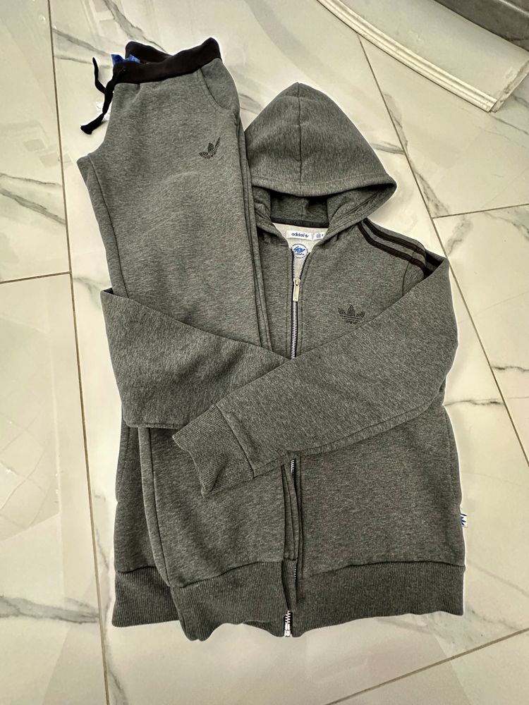 Костюм Adidas оригинал, размер S