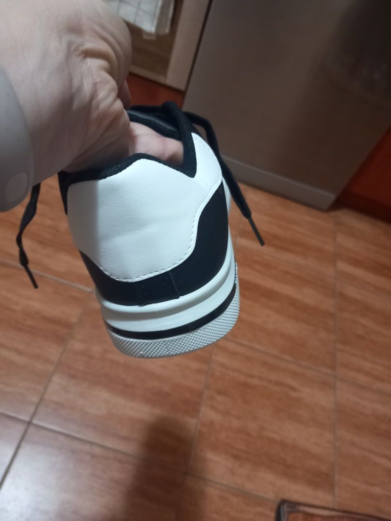 Buty adidasy logowane nike  37 wkładka 24cm