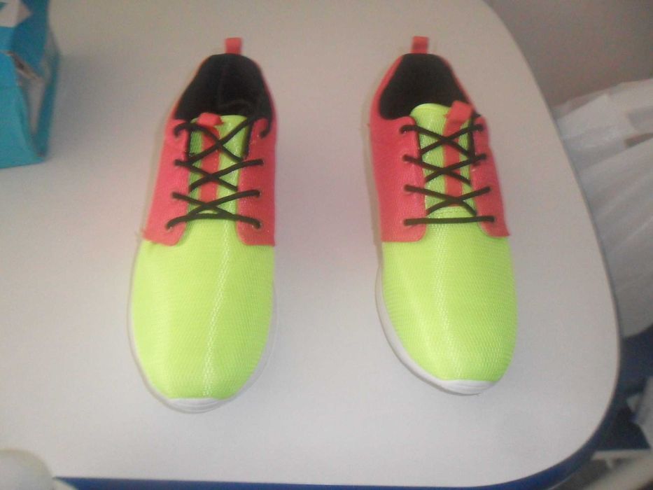 Sapatilhas novas tamanho 39