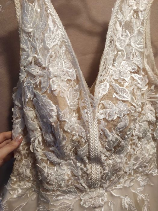 Piękna suknia ślubna plus size