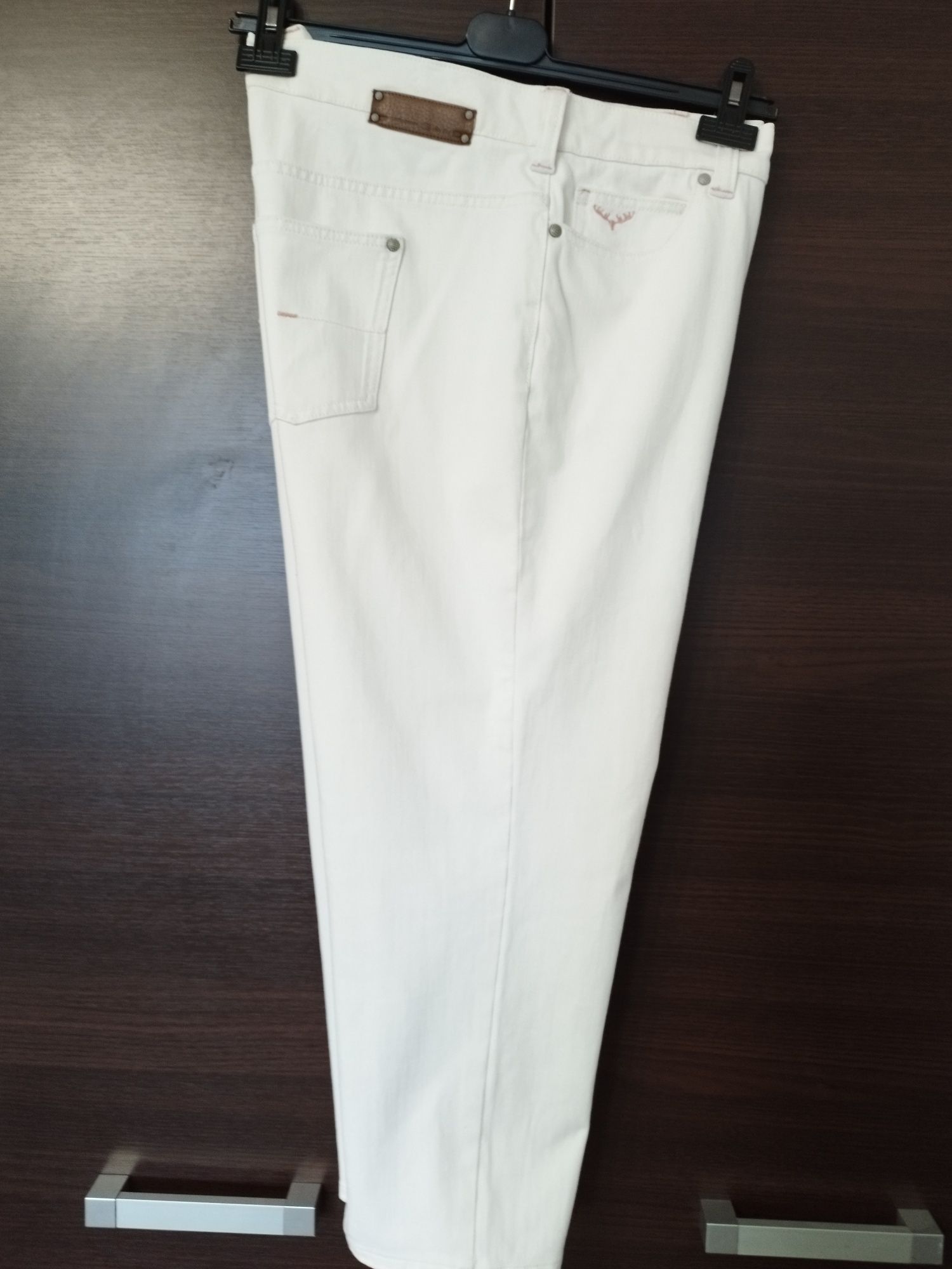 Białe spodnie wysoki stan rm 48,50