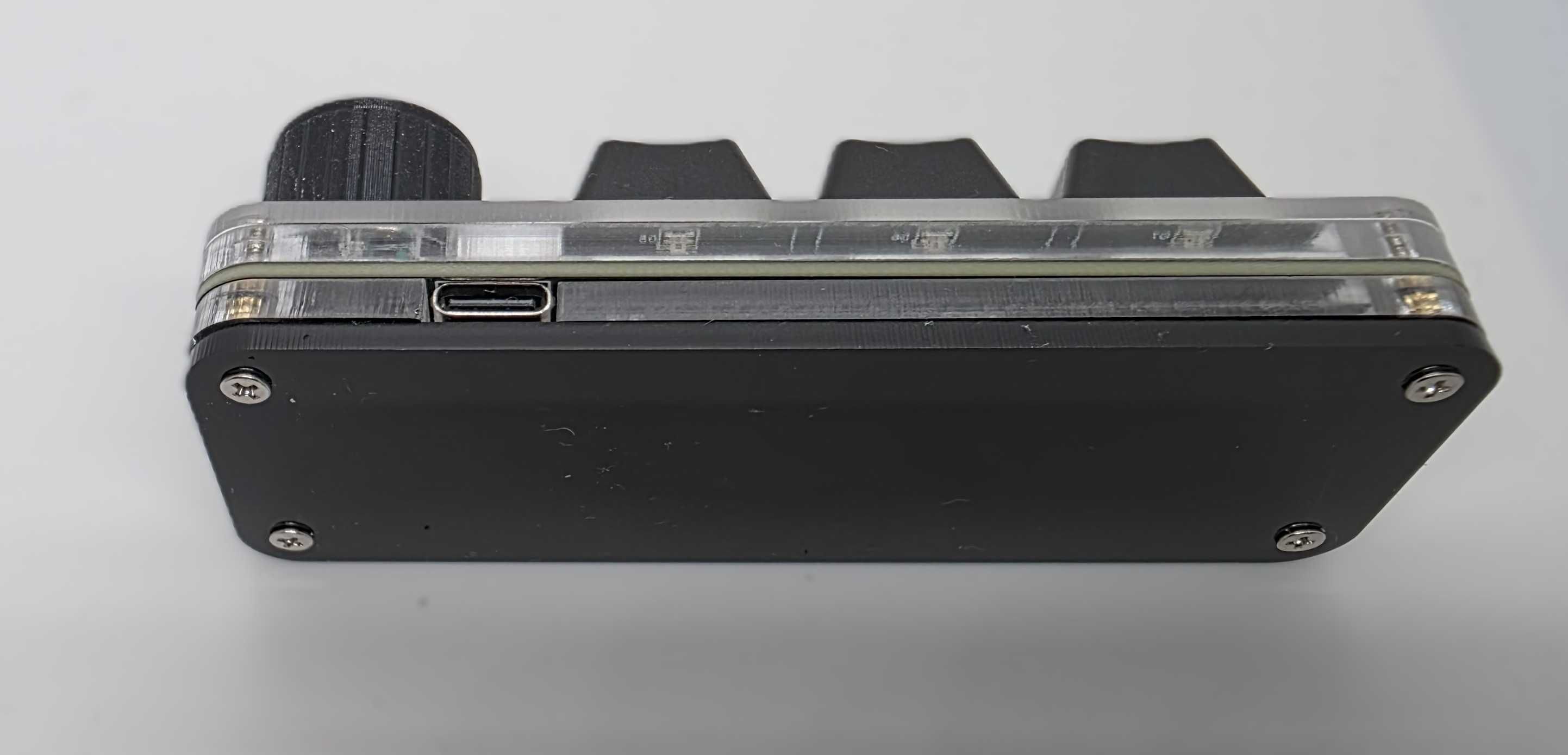 Dodatkowa klawiatura mechaniczna, programowalna, z pokrętłem, USB-C