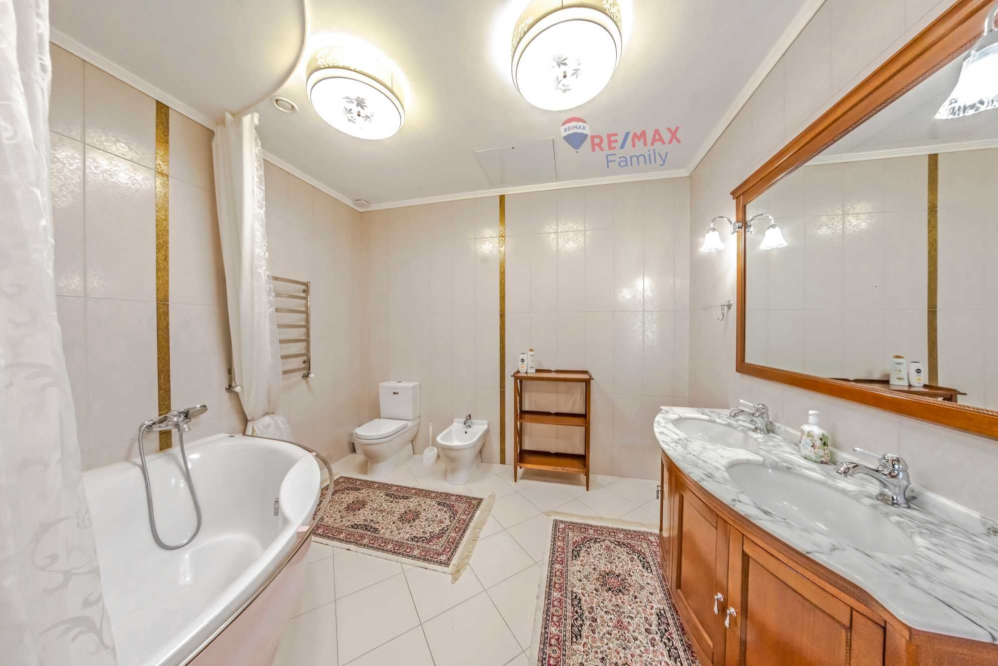 Продаж домоволодіння в КМ з бункером, 67 соток, на березі озера, без %