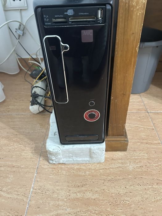 Computador / torre/ rato usado