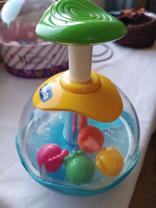 Brinquedo visual , sonoro e motor