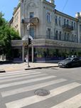 Сдаю Угловое помещение Первый Этаж 290m2+B самом Центре Одессы