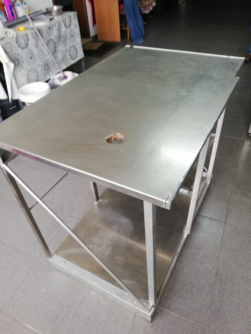 Bancadas Inox em muito bom eatado