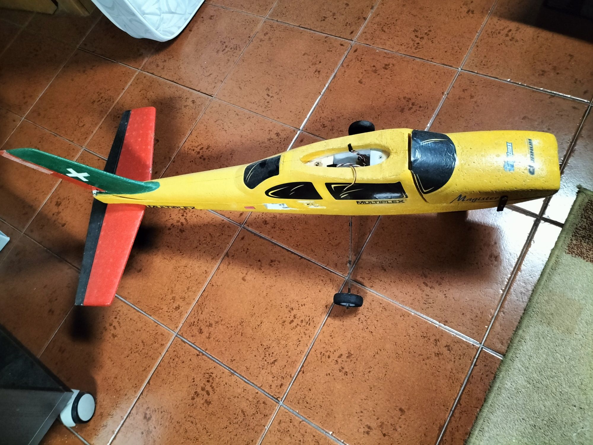 Avião RC Magister Multiplex