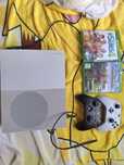 Xbox One S, 2 pads and 2 games!