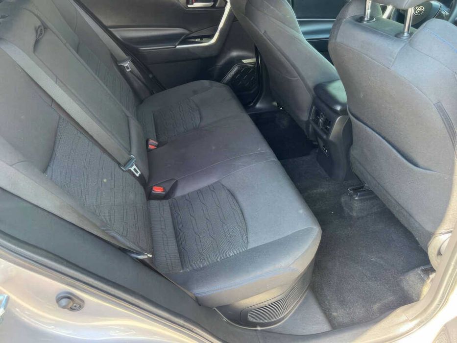 Toyota RAV4 Hybrid SE      2023