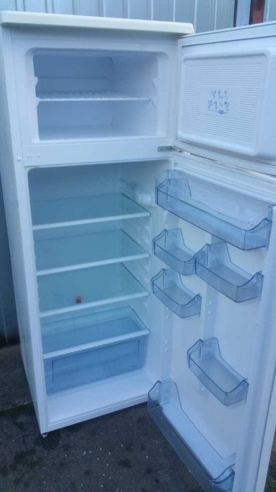 Lodówka z zamrażalnikiem Luxor