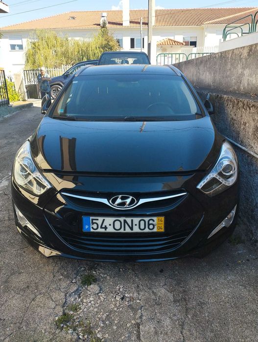 Hyundai i40 SW 1.7 CRDI – Muito equipada, motor precisa de reparação