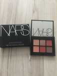 NARS Voyageur Eyeshadow Palette - Paleta cieni kolor Hibiscus