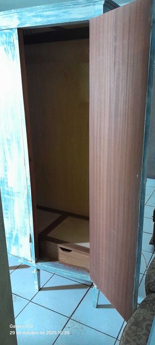 Roupeiro de 3 portas nº 1