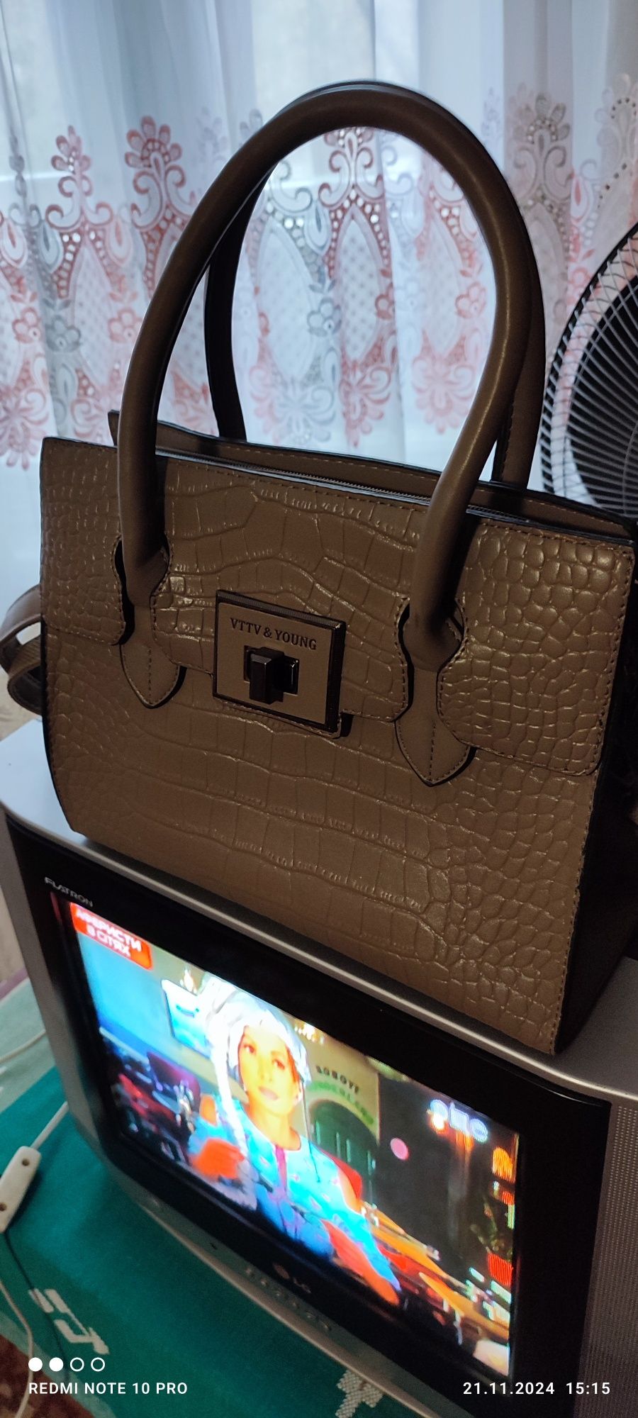 Продам сумку в доброму стані.