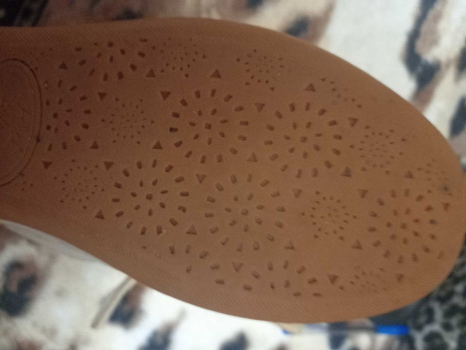 Ботинки женские 39 размера непромокаемые прочные